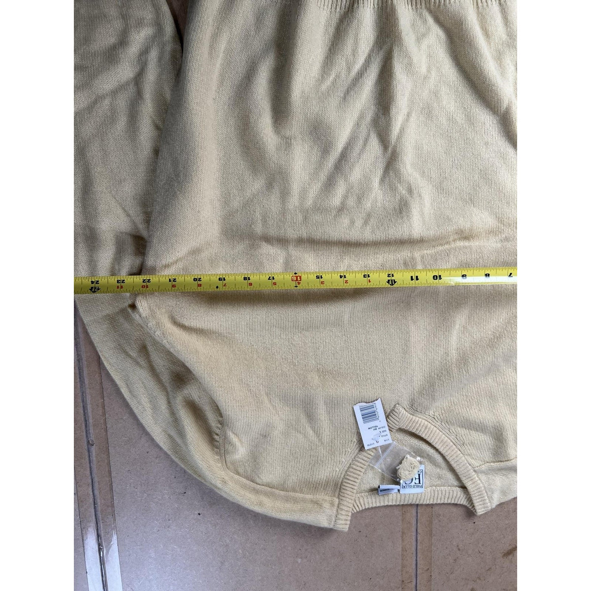Field Gear Sweater Mens L Yellow V-Neck Cashmere Pullover Lightweight Logo