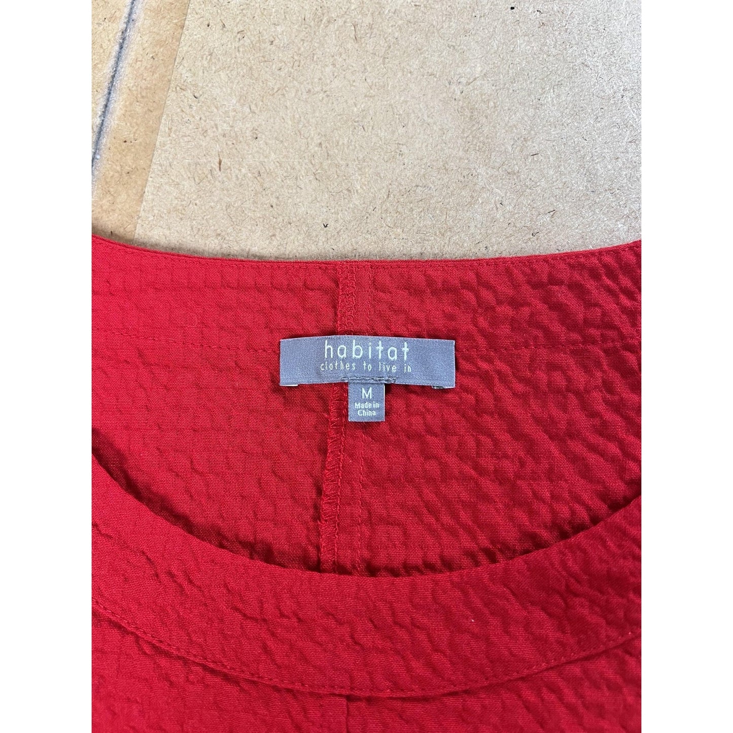 Habitat Tunic Womens M Red 3/4 Sleeve Round Neck Button Accent Jersey Stretch