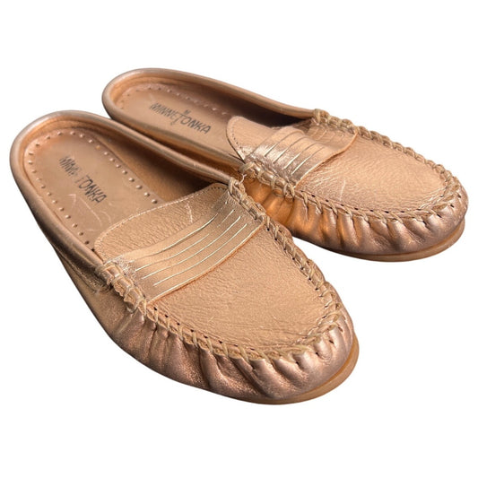 Minnetonka Gold Leather Upper Kate Mule Women's Size 9.5