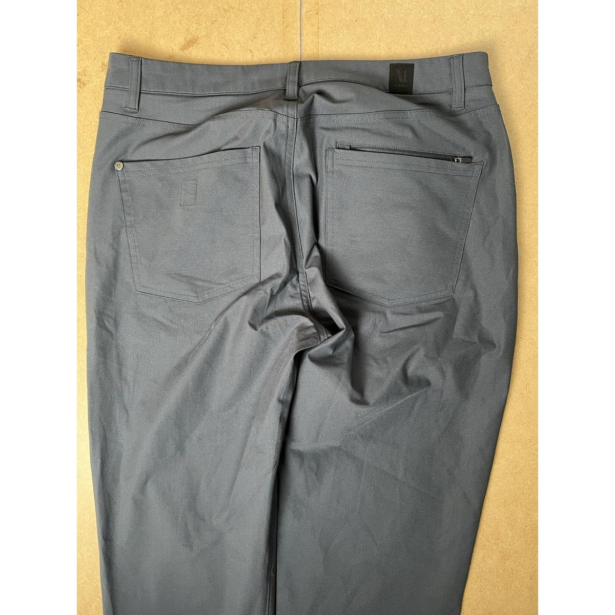 Vuori Pants Mens 32x32 Gray Chino Slim Tapered Microfiber Travel Casual