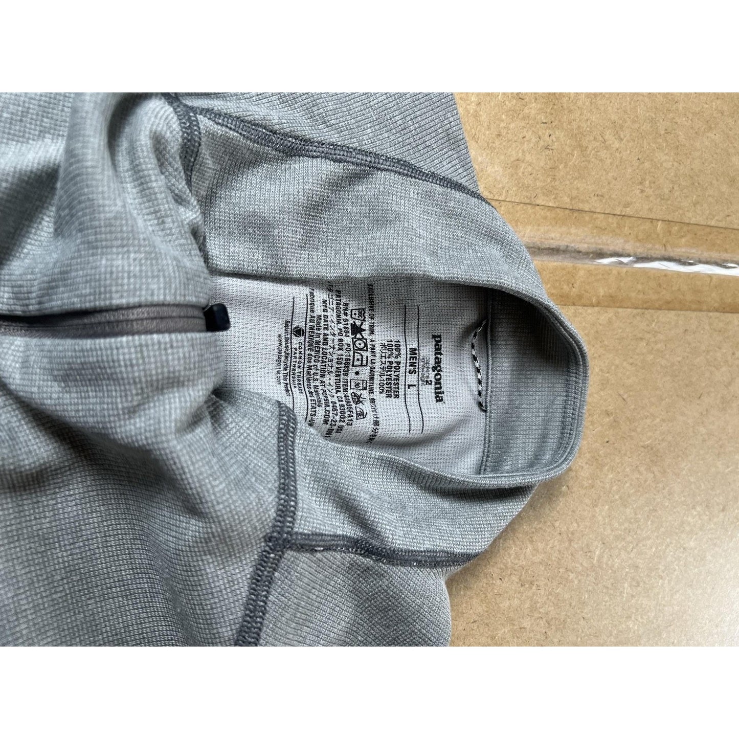 Patagonia Shirt Mens L Gray Mock Neck 1/2 Zip Lightweight Polyester Breathable