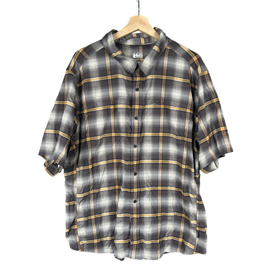 REI CO Op Size XL Plaid Button Down Men's Short Sleeve