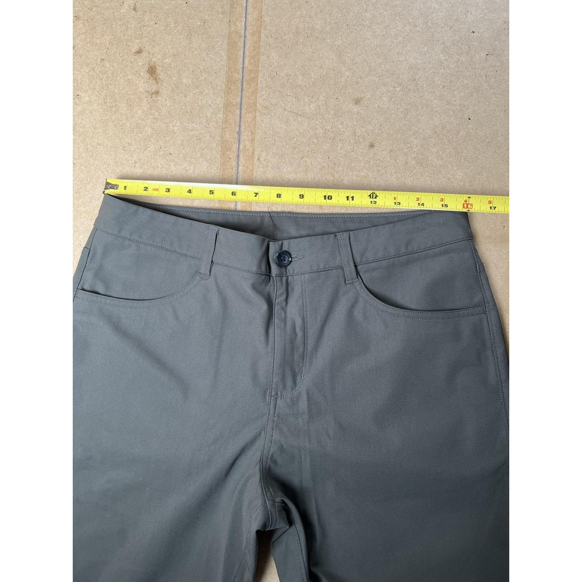 Vuori Pants Mens 32x32 Green Chino Slim Tapered Microfiber Polyester Casual