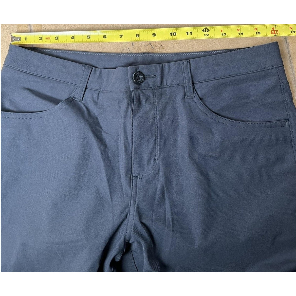 Vuori Pants Mens 32x32 Gray Chino Slim Tapered Microfiber Travel Casual