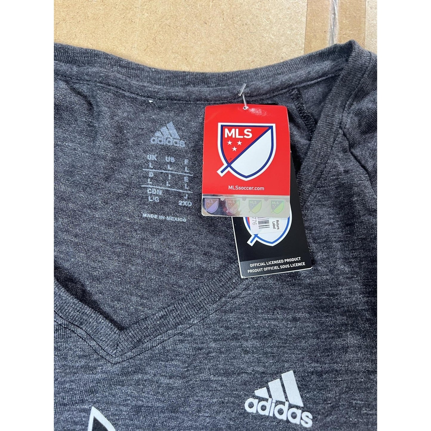 Adidas T-Shirt Womens L Gray V-Neck Raglan MNUFC MLS Soccer Official Licensed