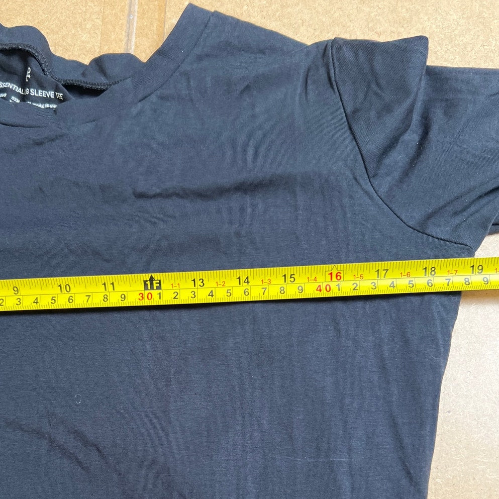 NWT Essential long Sleeve Navy Blue Men Medium Top