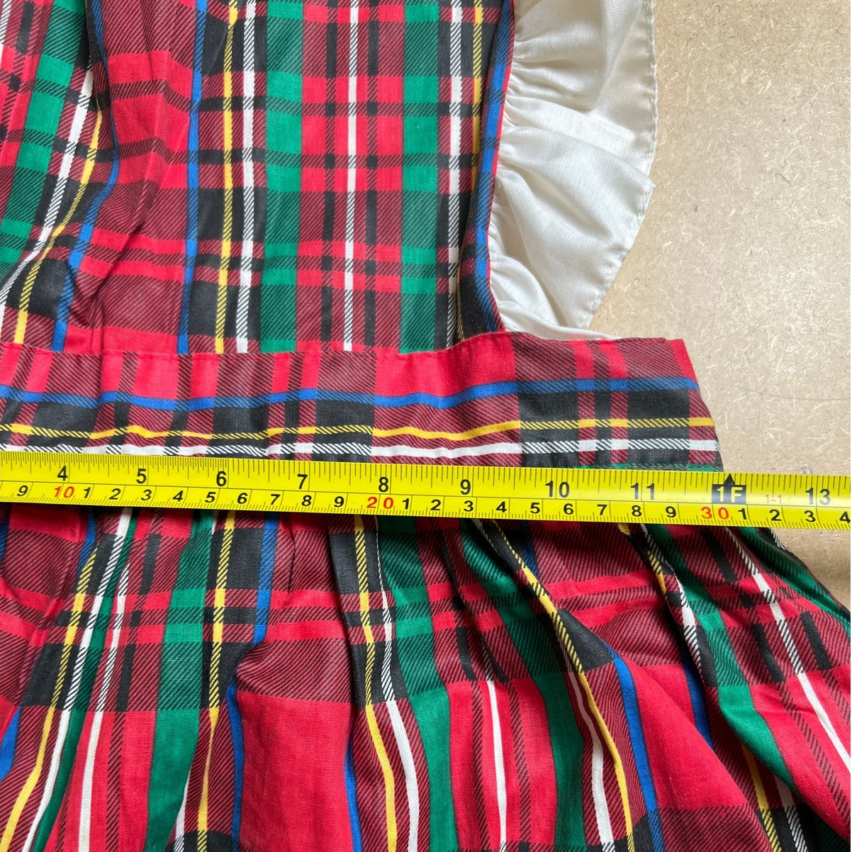 Vintage Full Apron Red Green Plaid 1980s Made In USA Christmas Tie Back Neck