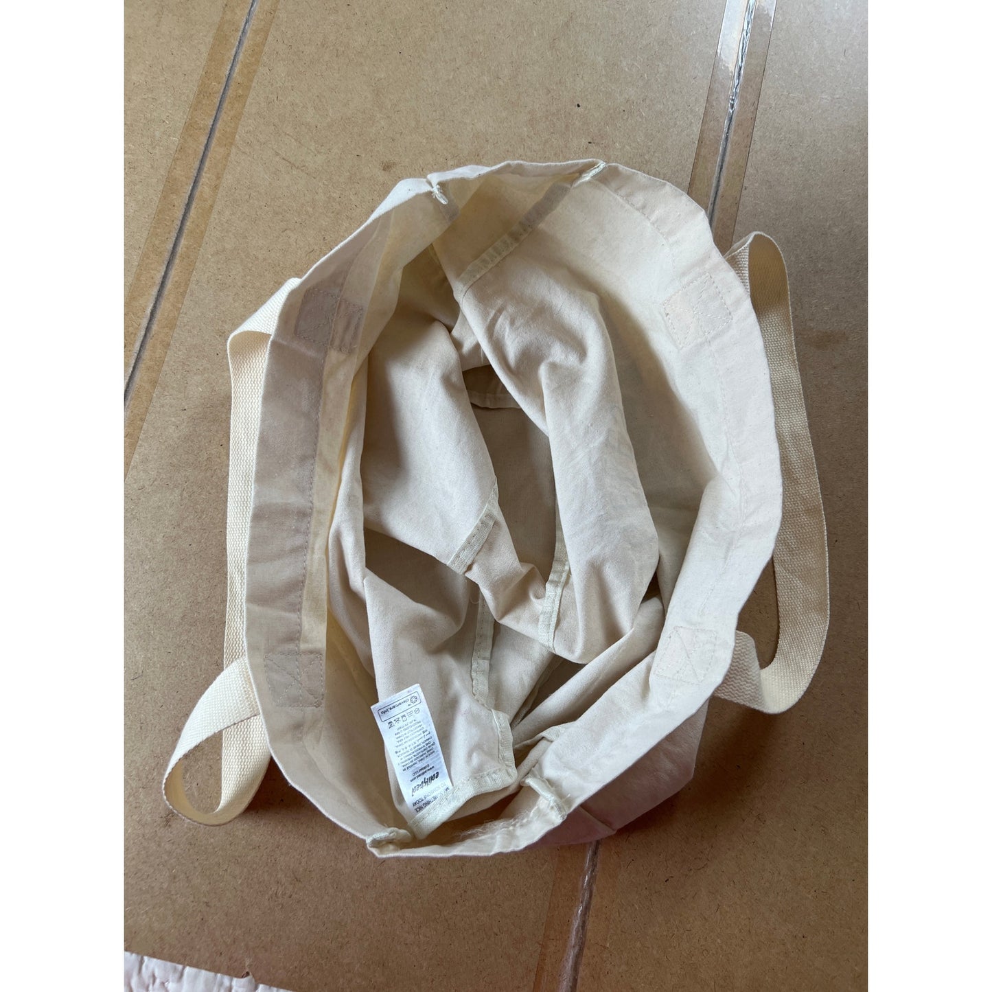 Edikted Los Angeles Tote Bag (Dimension in Picture)