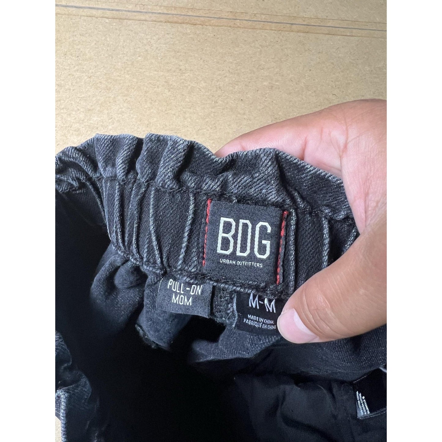 BDG Mom Shorts Womens M Black Denim Pull-On Elastic Waist 5-Pocket Casual