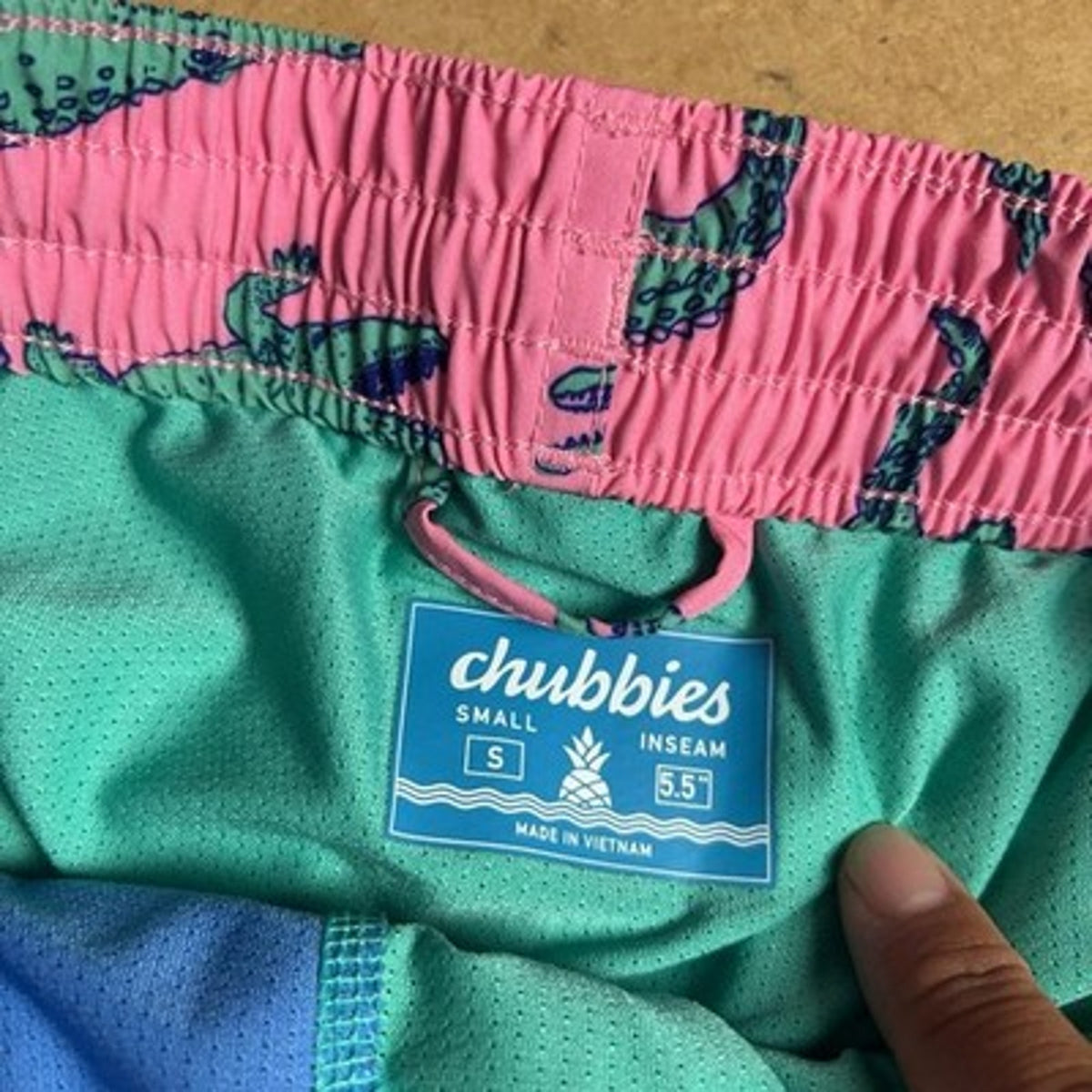 Chubbies Shorts Mens S Pink Bermuda Microfiber Drawstring Elastic Waist Pockets