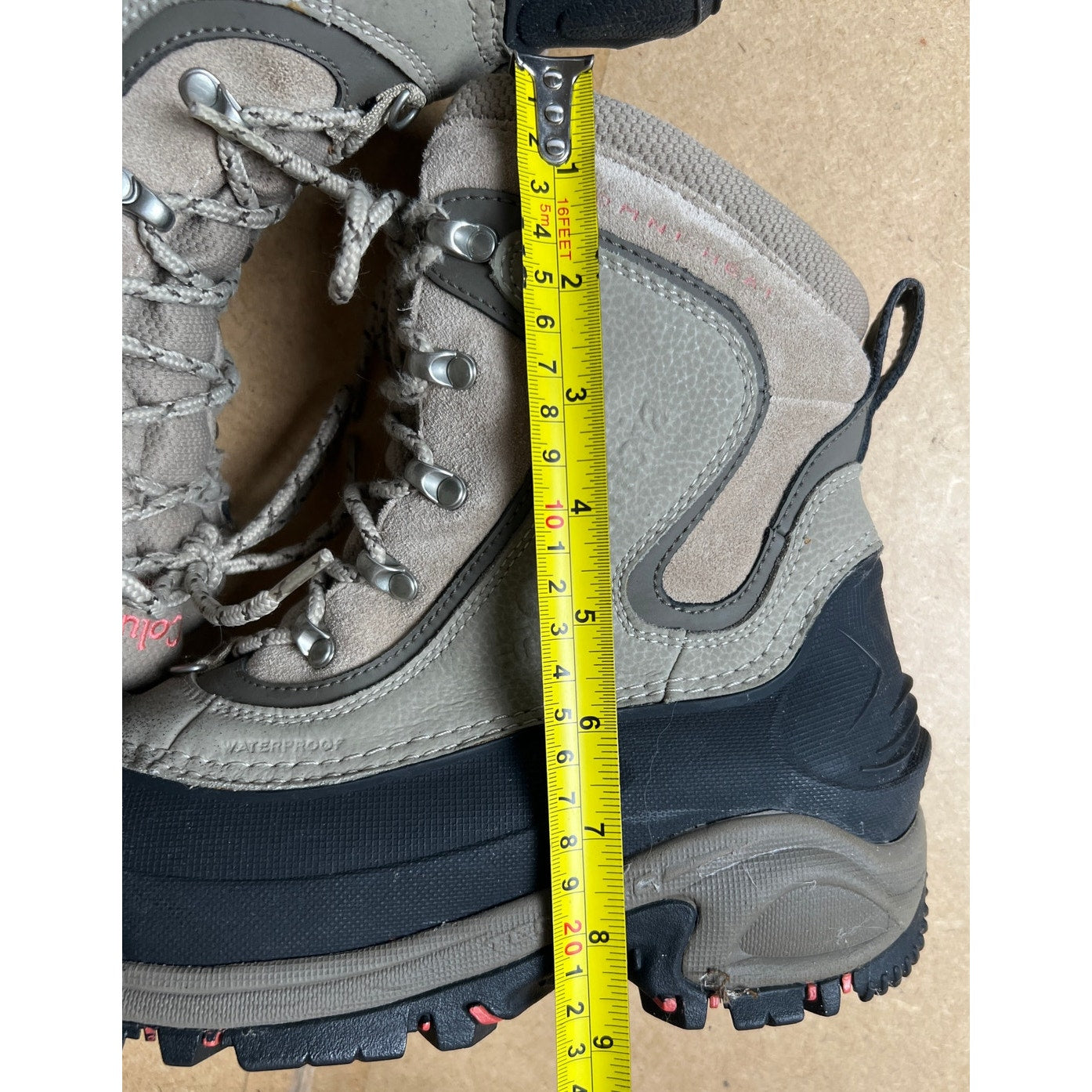 Columbia Size 9.5 Boots Bugaboot Omni Heat 200grm Tan Lace Up Boots Women's