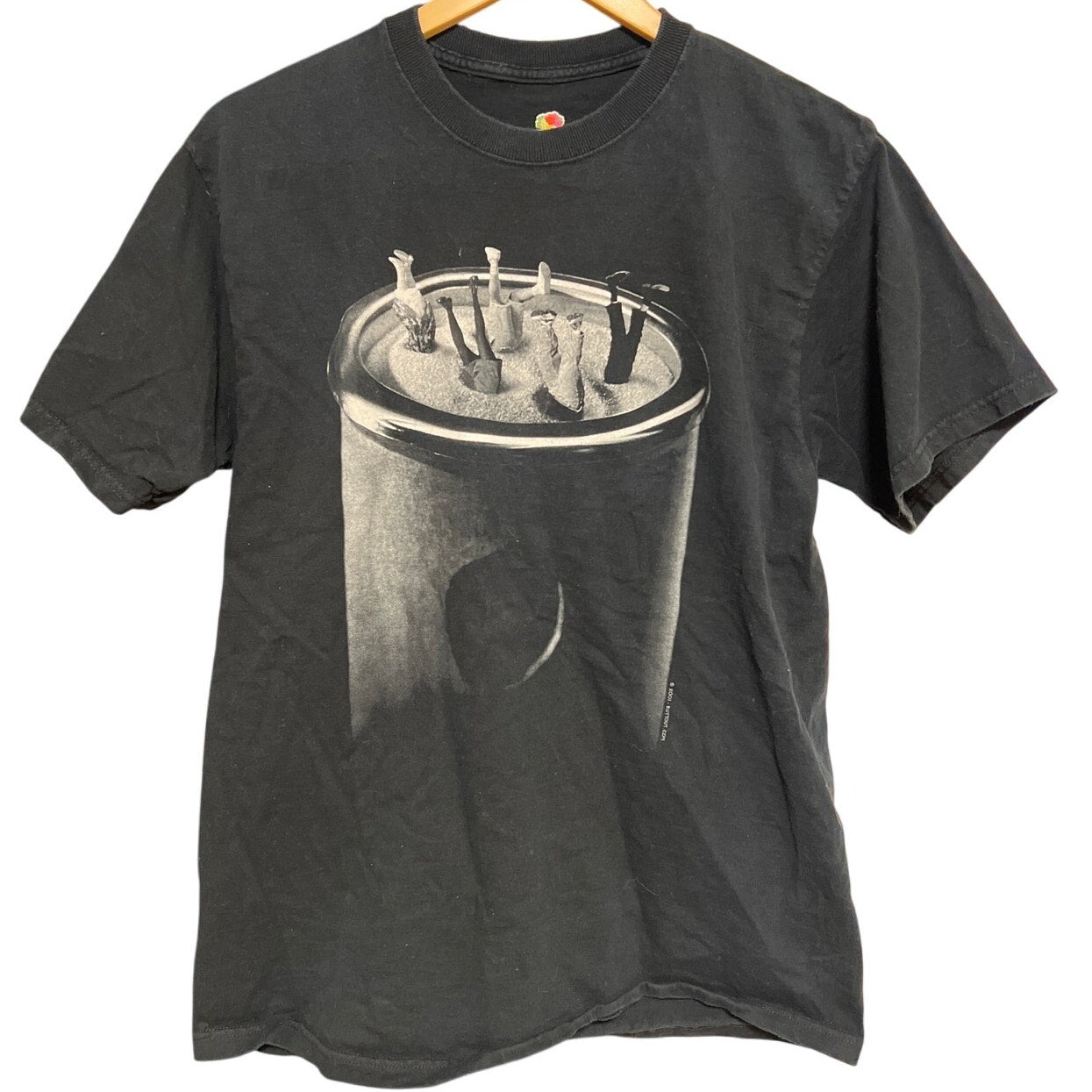 2001 Buttout Anti Tobacco Smoking Graphic T-shirt Medium