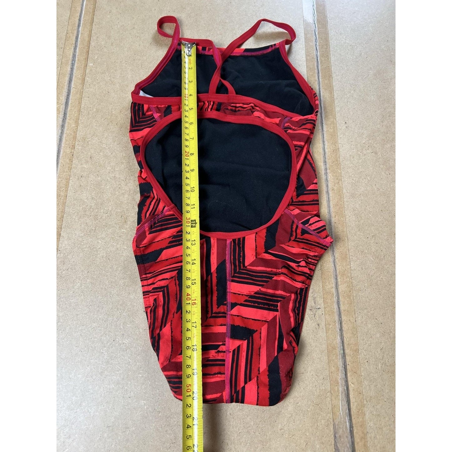 Speedo Swimsuit 28 Women’s Red Chevron One Piece Endurance+ Chlorine Resistant