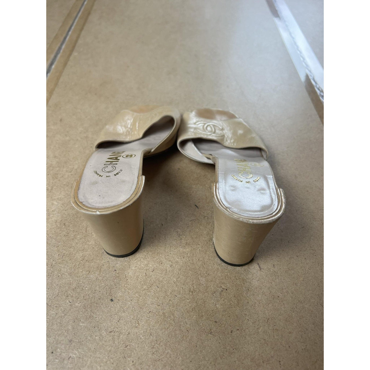 CHANEL Shoes Womens 6 Beige Leather Mule Block Heel Open Toe Slip On CC