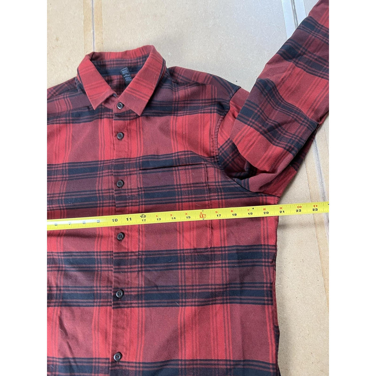 Lululemon Shirt Mens M Red Plaid Long Sleeve Flannel Button Up Collared Casual