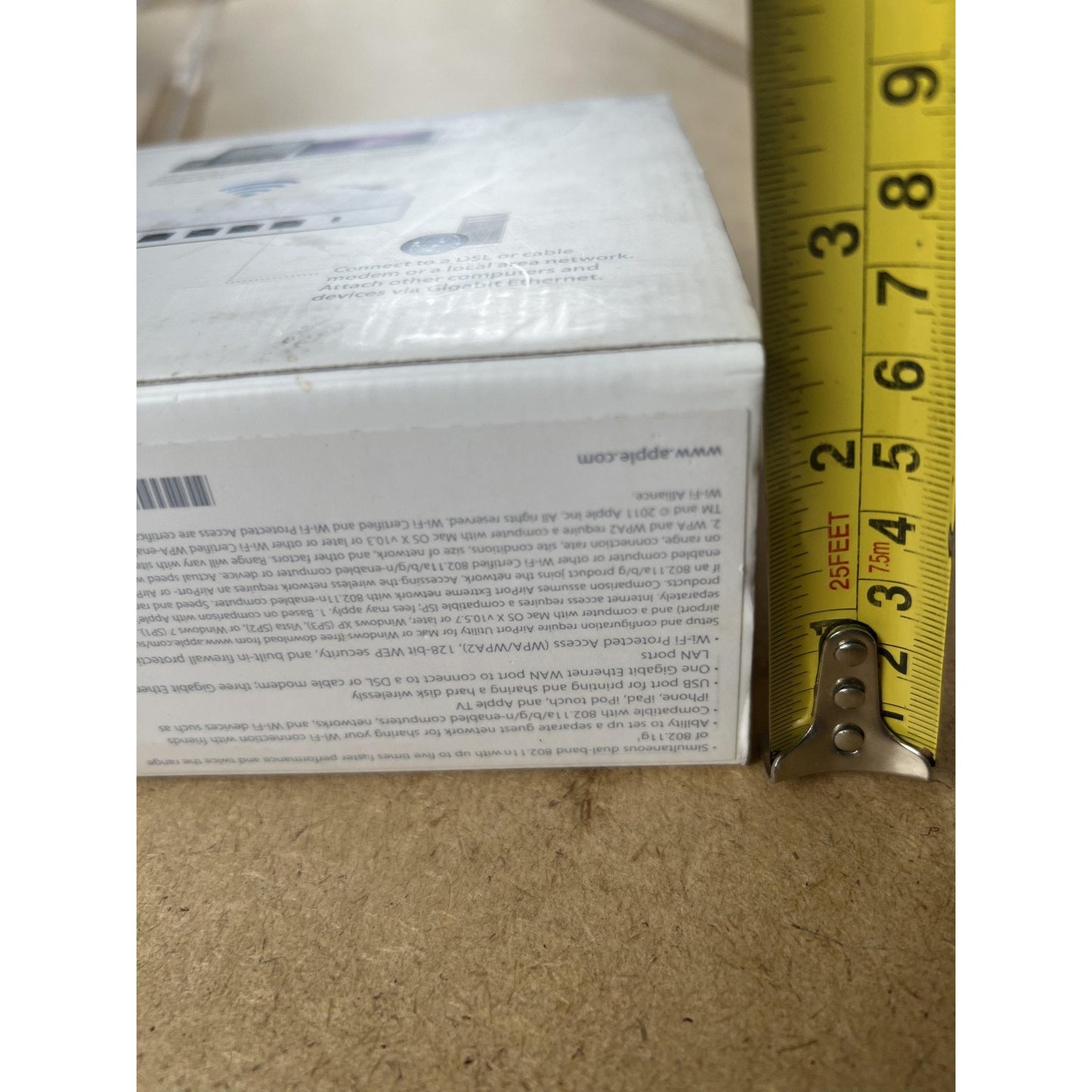 Apple AirPort Extreme Desktop Wi-Fi Router 802.11n White A1408 GigE USB