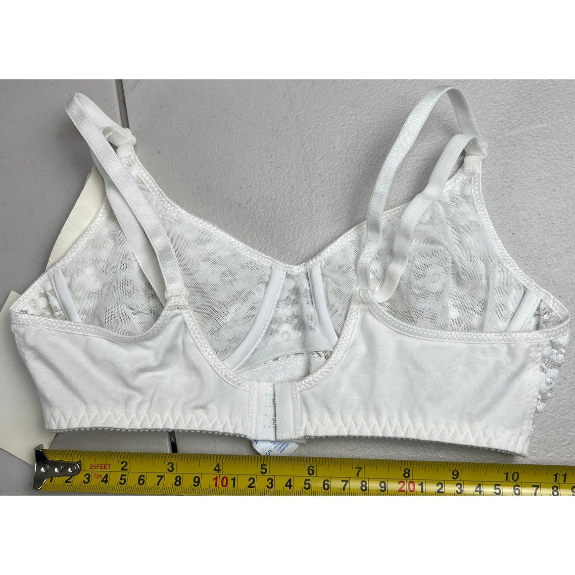 Olga Secret Shapers 36A Lace Women White Bra NWT