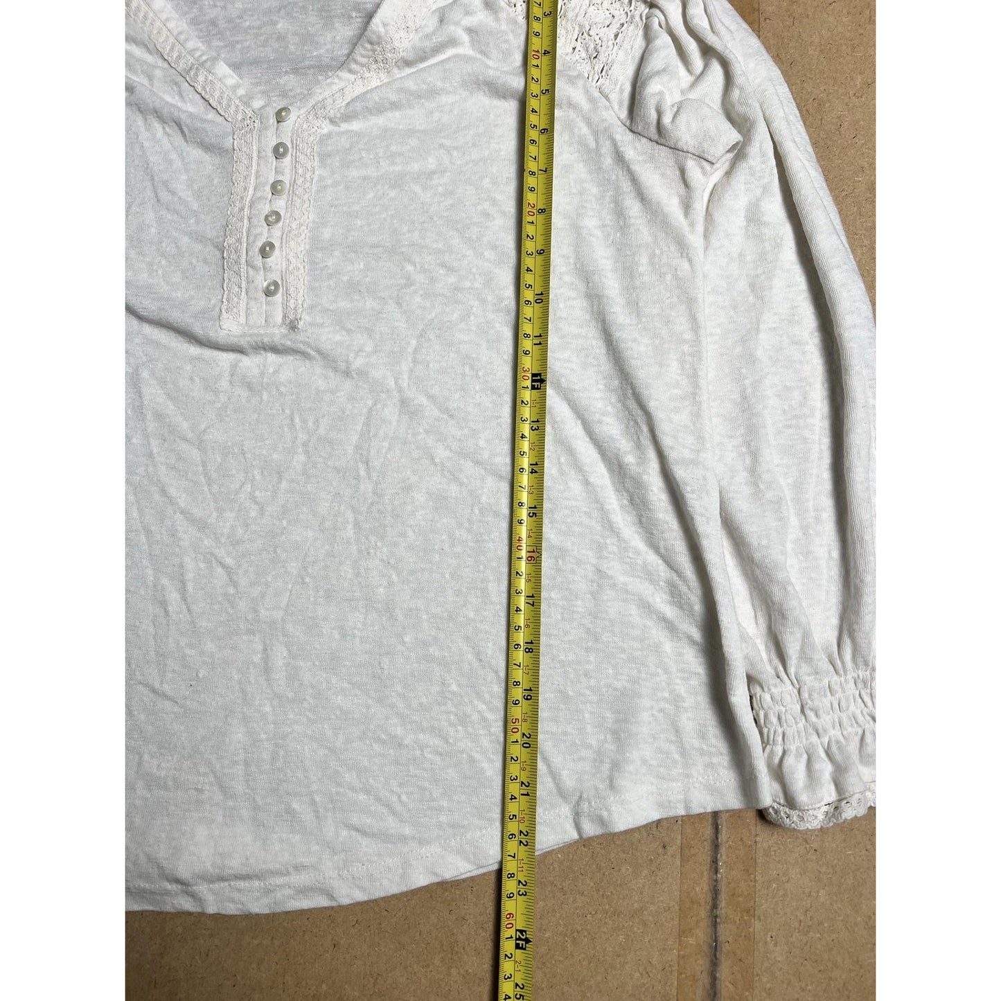 Sundance Tunic Womens L White Crochet V-Neck Long Sleeve Button Lightweight