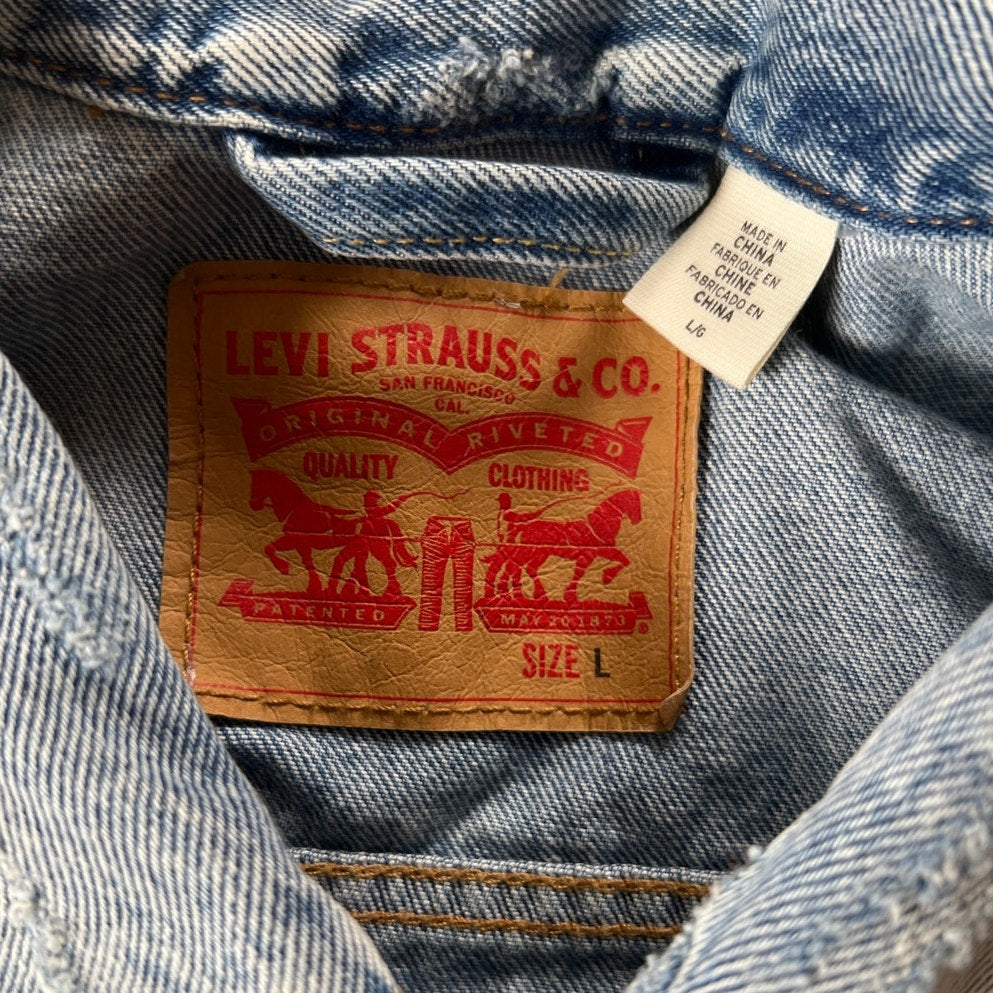 Levi's Denim Get Distressed Trucker Jacket Size L