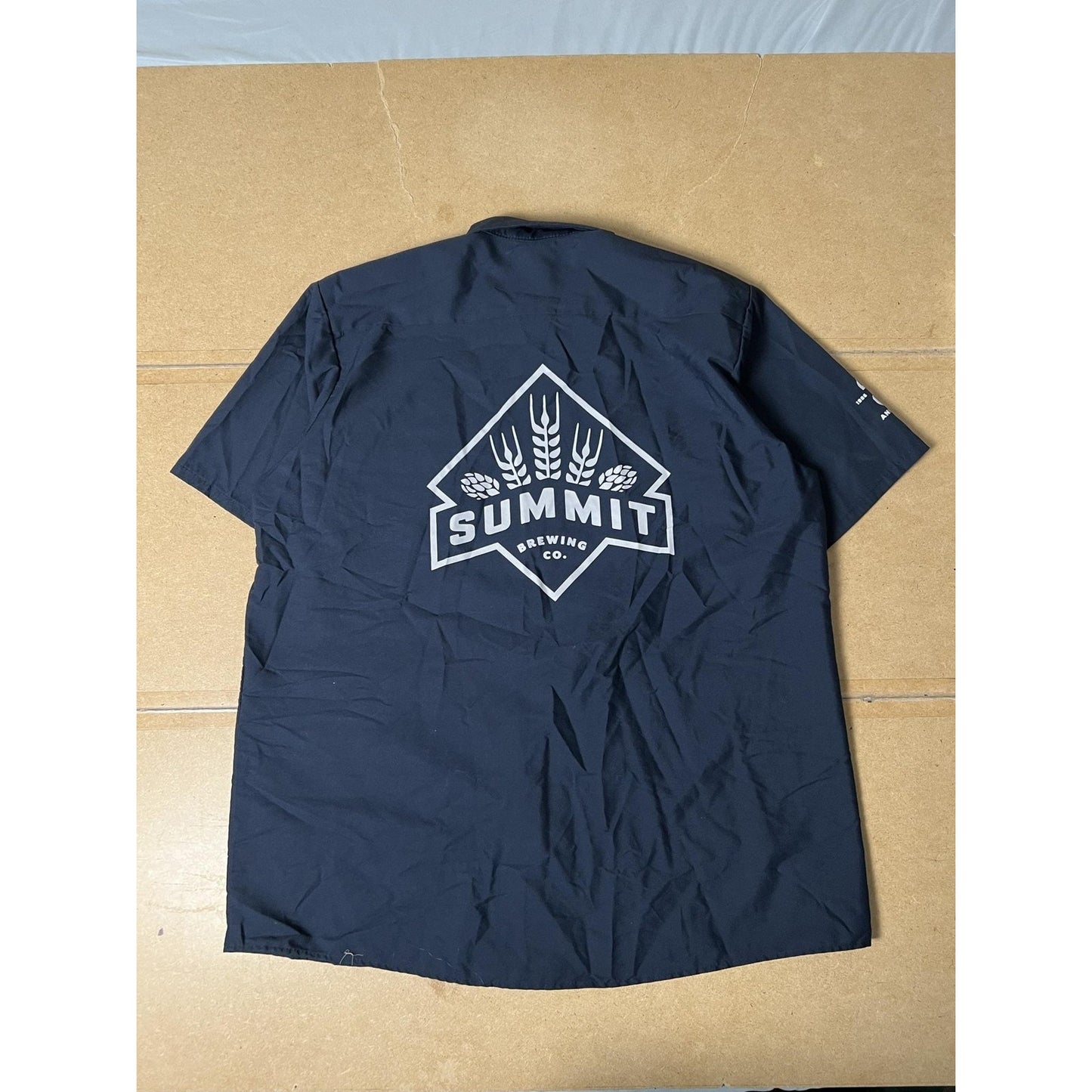 Summit Brewing Co. Shirt Mens XL Blue Short Sleeve Button Up Embroidered