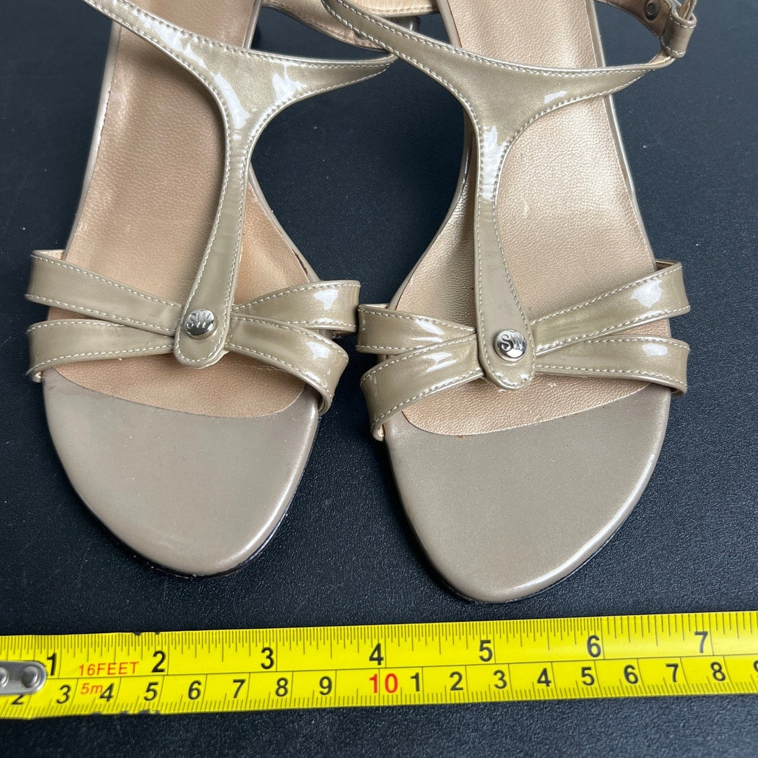 Stuart Weitzman Women's Beige Patent Leather T-strap Sandals Size 7.5
