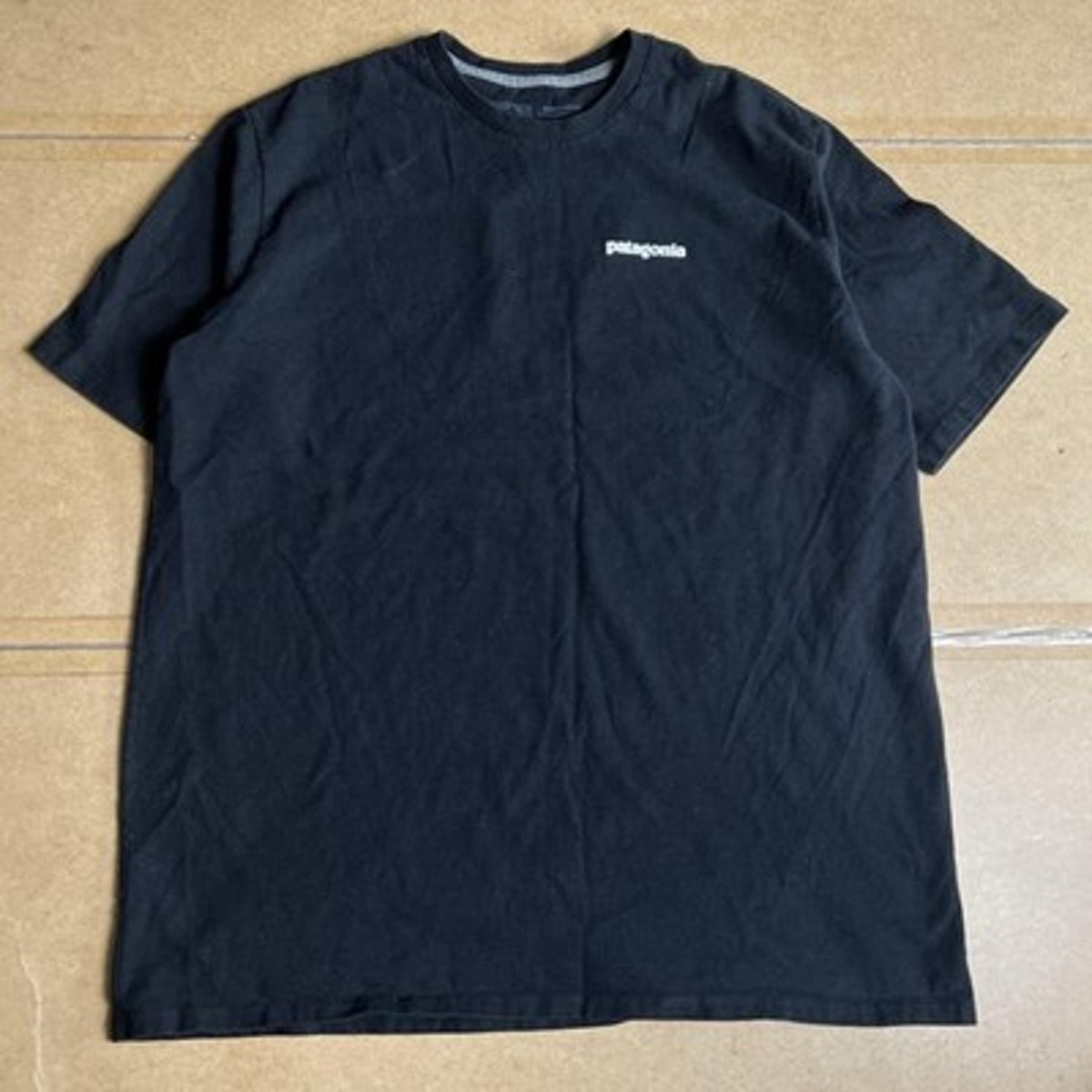 Patagonia Shirt Mens L Black Short Sleeve Crew Neck Tagless Back Graphic