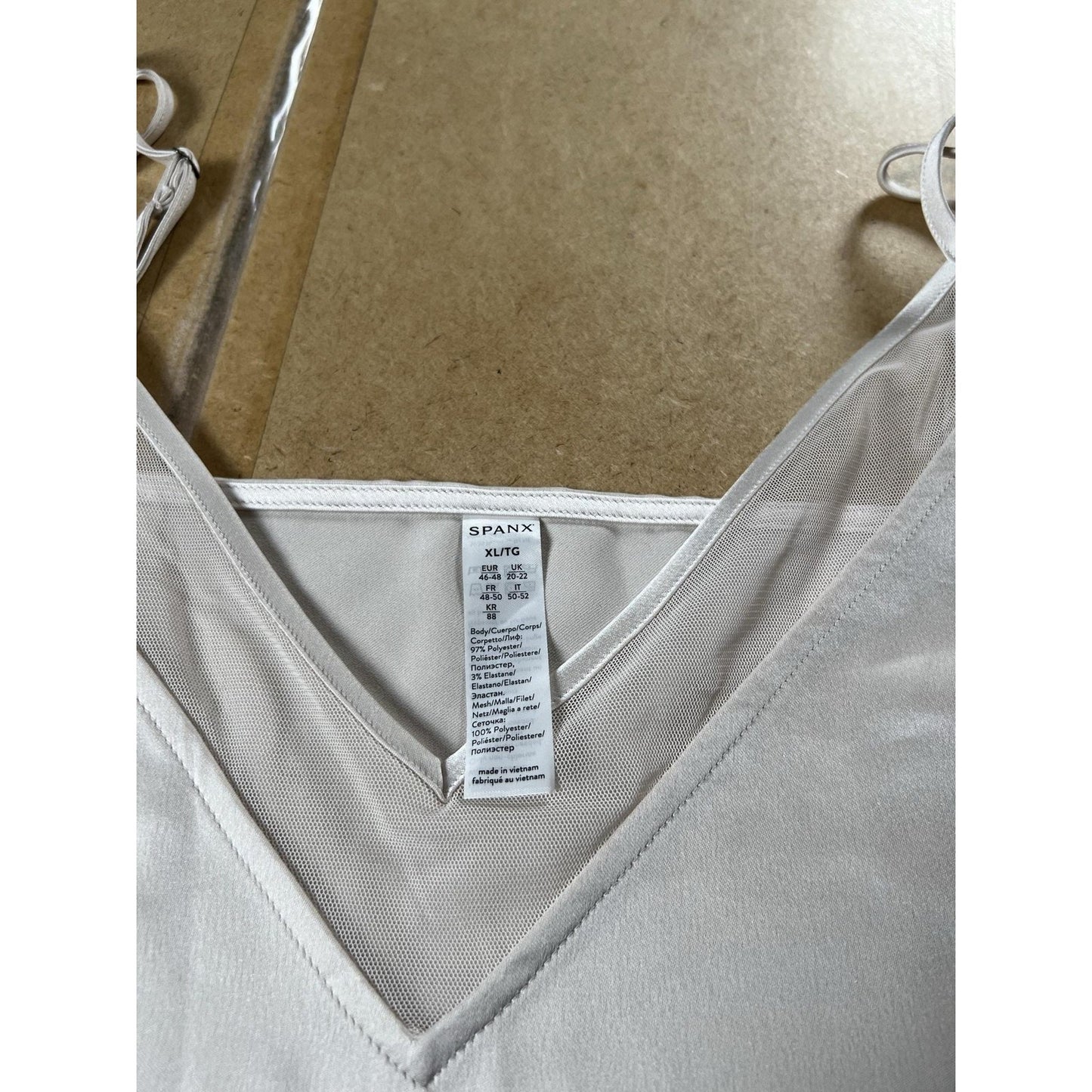 Spanx Tank Womens XL White Mesh V-Neck Lined Cami Adjustable Strap Stretch
