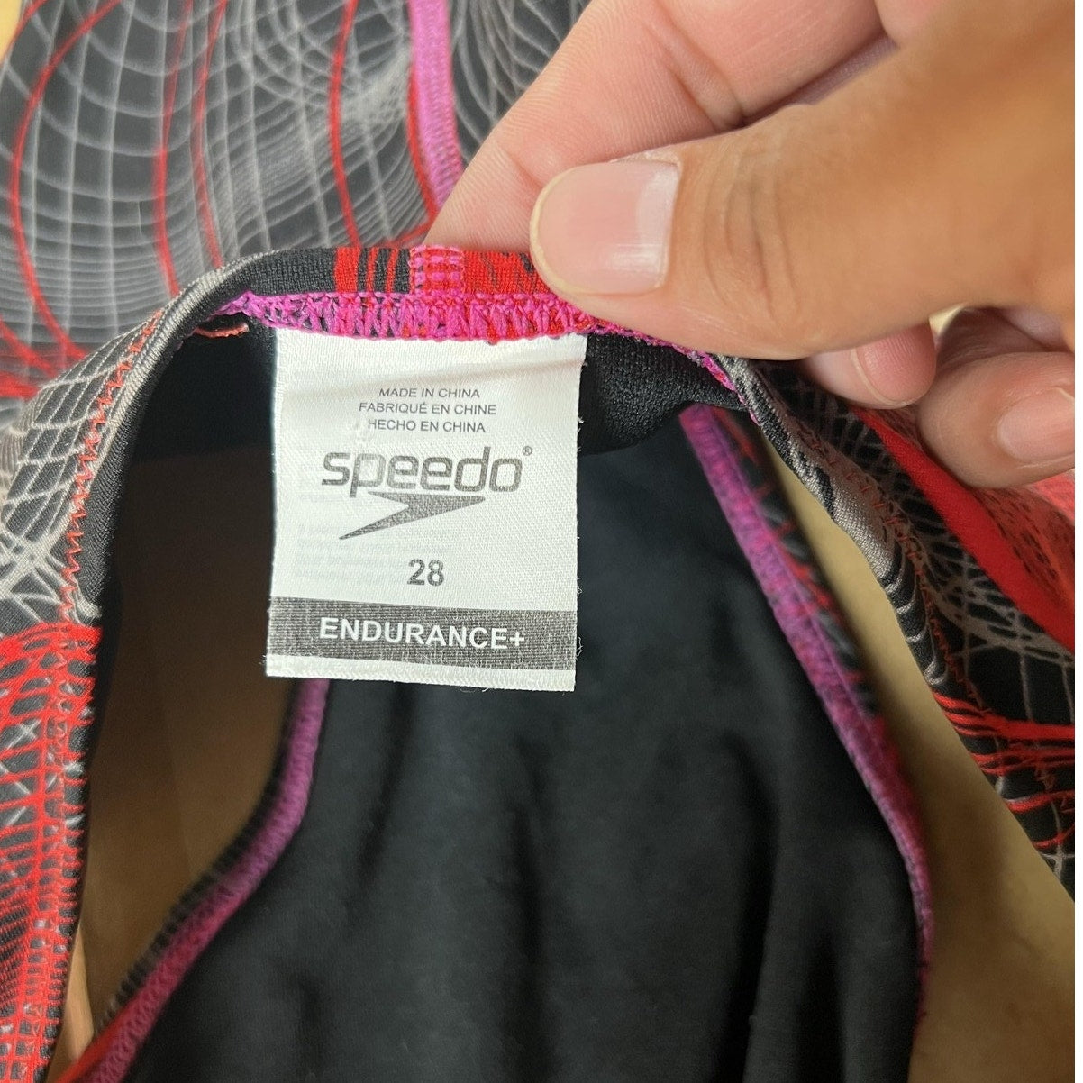 Speedo Swimsuit 28 Women’s Red Chevron One Piece Endurance+ Chlorine Resistant