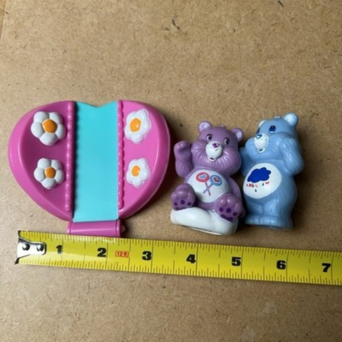 Care Bears Mini Figures & Heart Compact Playset Small Blue Purple Pink
