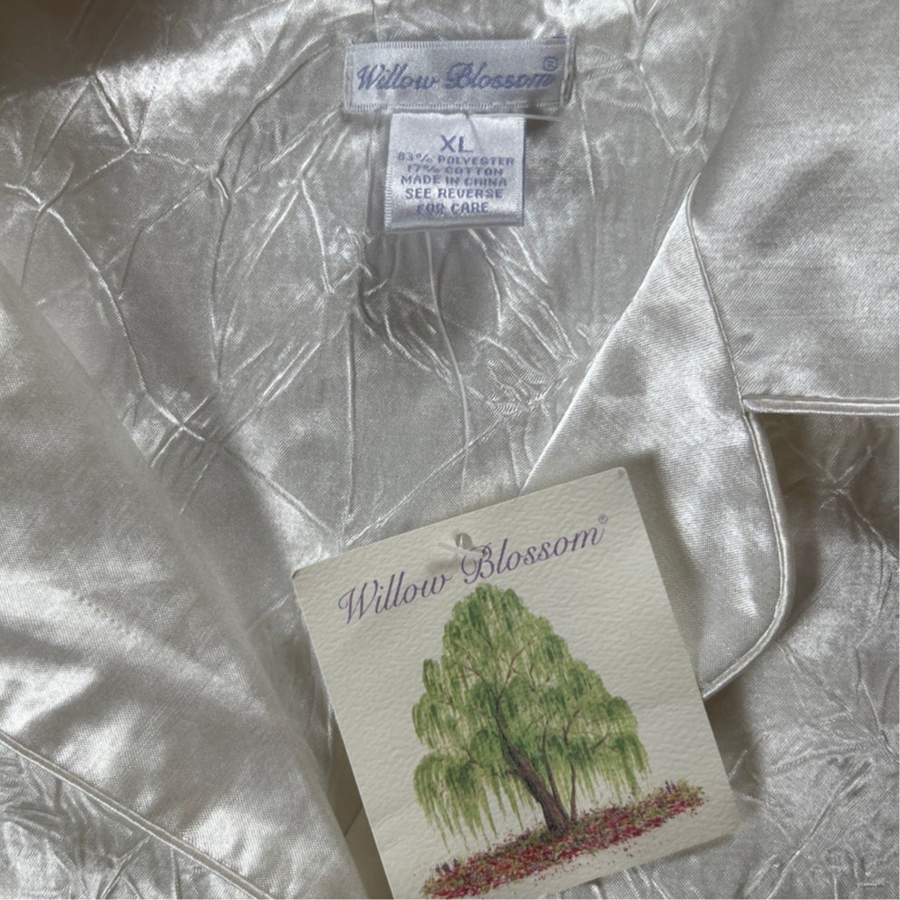 NWT Willow Blossom White Floral Print Long Sleeve Button-Up Size XL