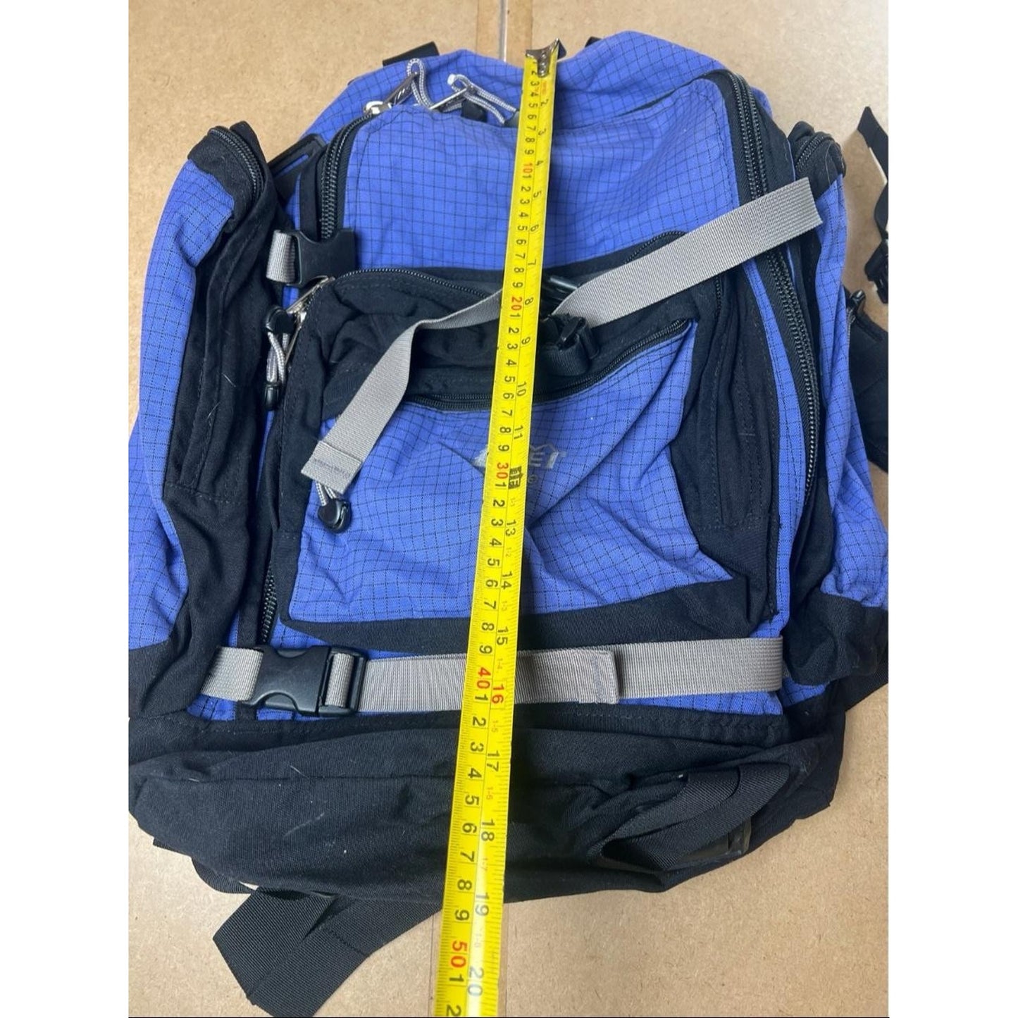 REI Alpine Hiking Backpack Blue Black Nylon Padded Hip Belt Mens One Size Travel