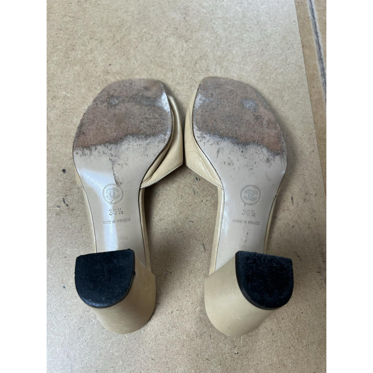 CHANEL Shoes Womens 6 Beige Leather Mule Block Heel Open Toe Slip On CC