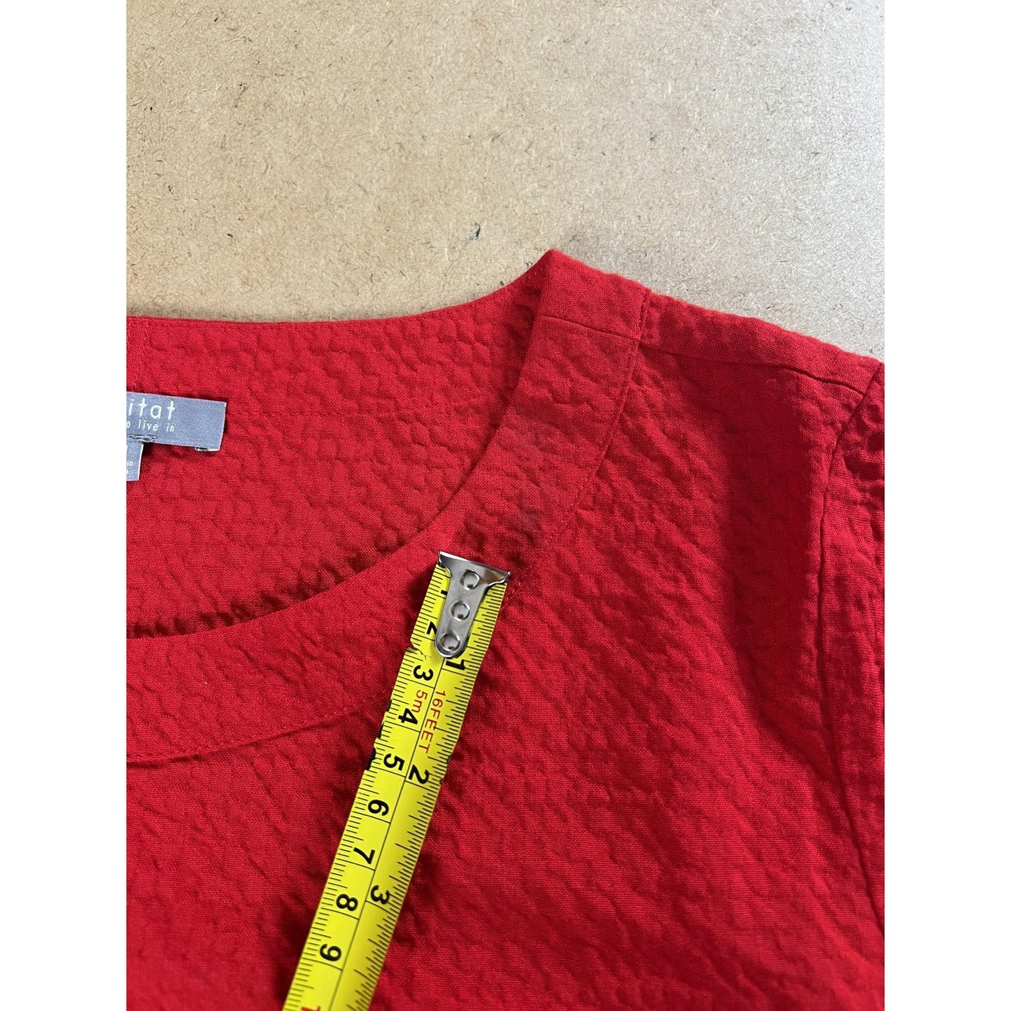 Habitat Tunic Womens M Red 3/4 Sleeve Round Neck Button Accent Jersey Stretch