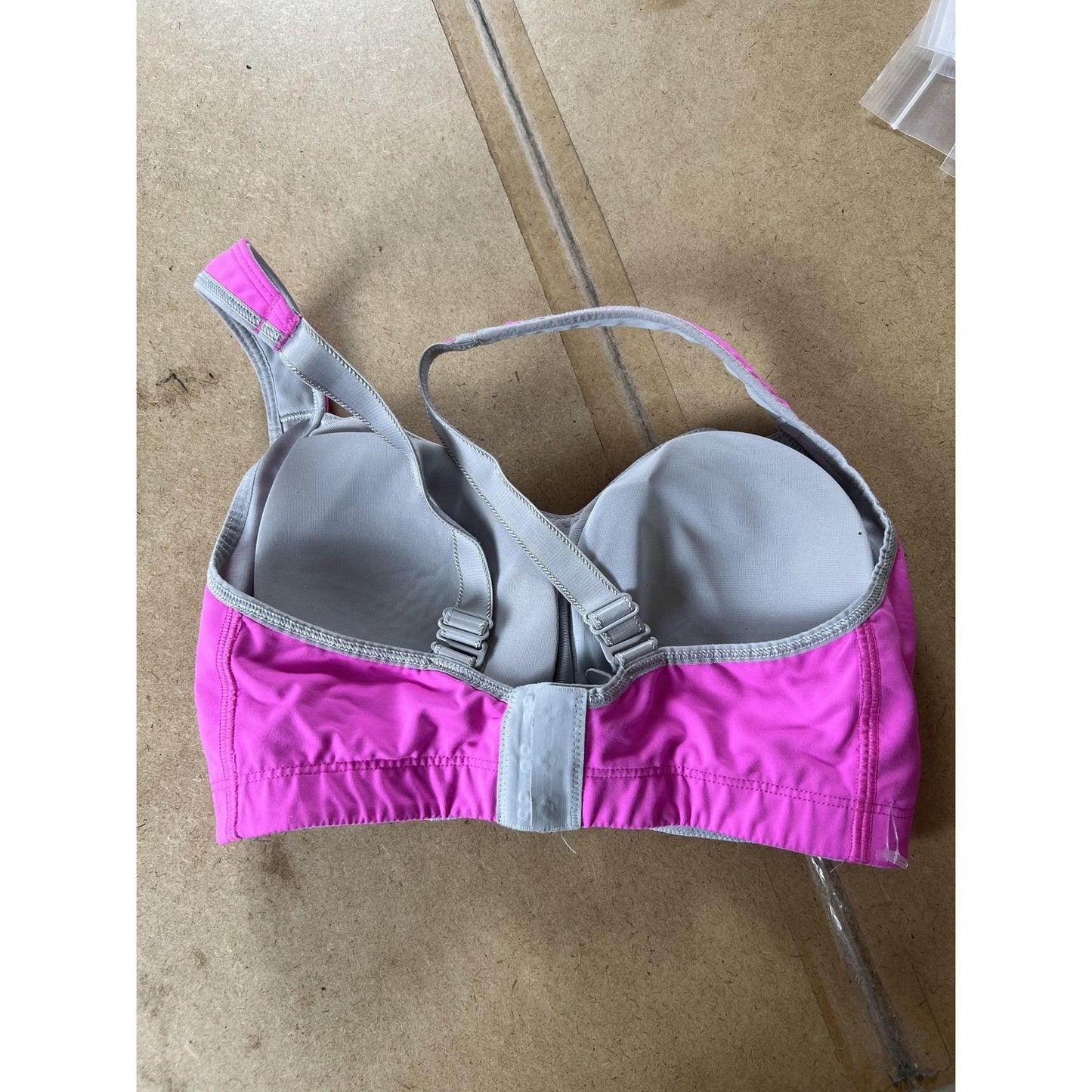 Lululemon Athletica Bra Womens 32DD Pink Sports Bra Underwired High Support