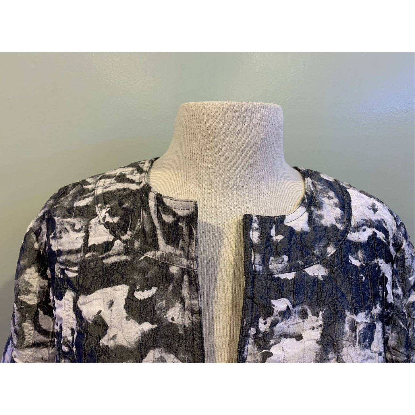 Coldwater Creek Blazer White Gray Size Medium (10/12)