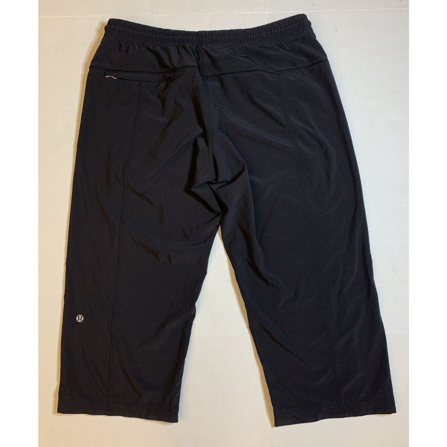 Lululemon Women Black Flowy Capris Pants Size 8 - EUC