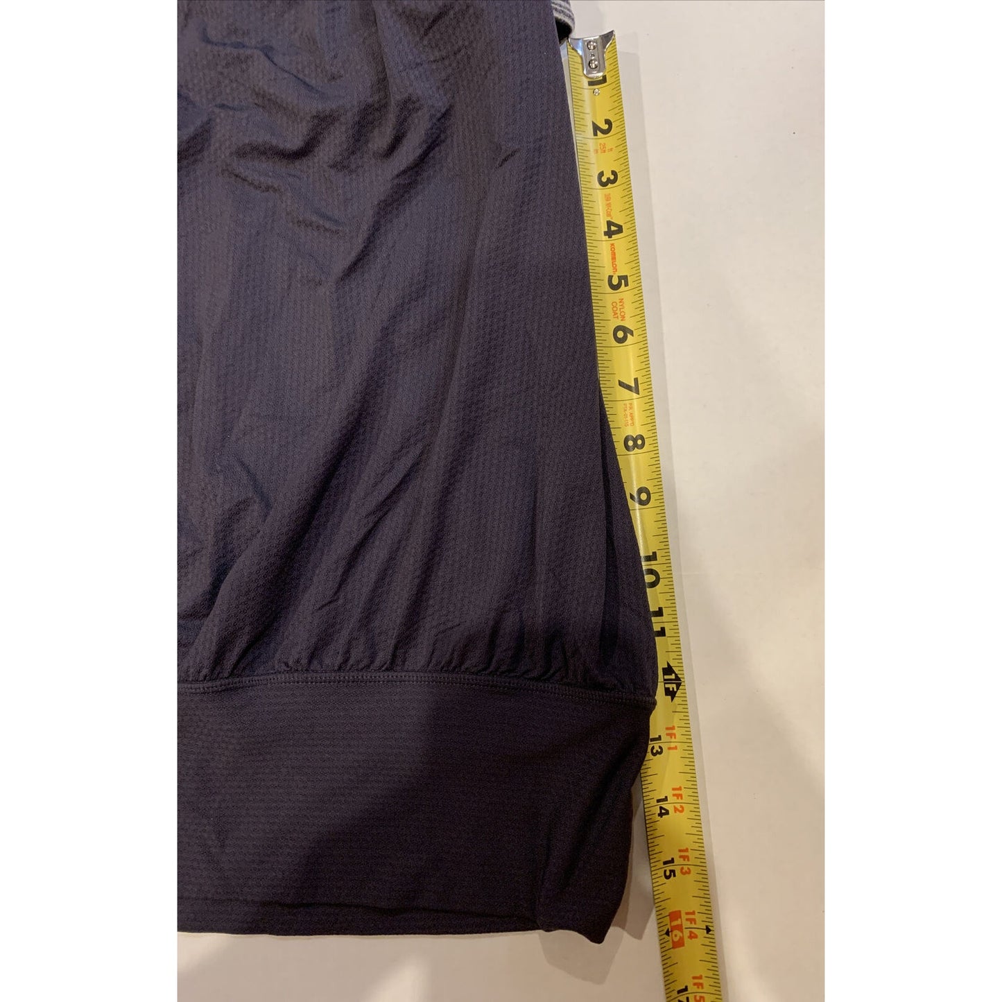 Lululemon Gray Racerback Tank Top with built in sports bra size 4 - EUC